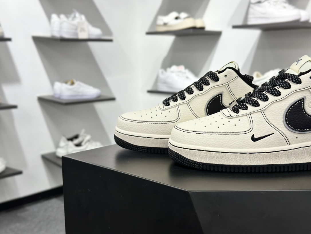 260 Nike Air Force 1 Low 07 x Stussy 白黑三小钩满天星 HH7518-059