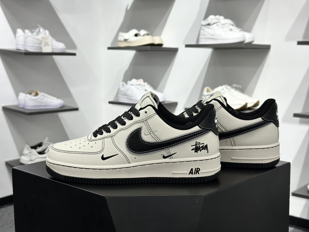 260 Nike Air Force 1 Low 07 x Stussy 白黑三小钩满天星 HH7518-059