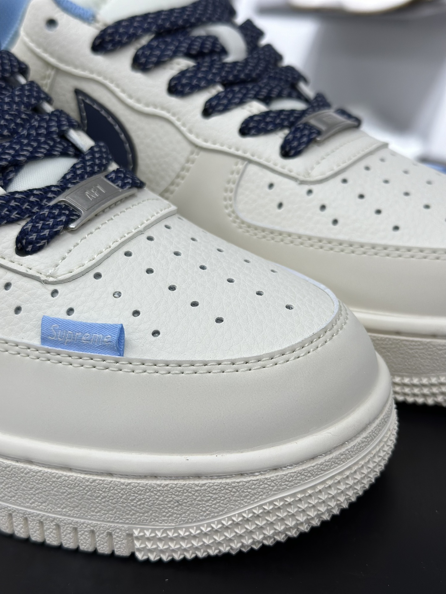Nike Air Force 1 Low 07 x Supreme 白蓝小钩满天星 XS1958-565