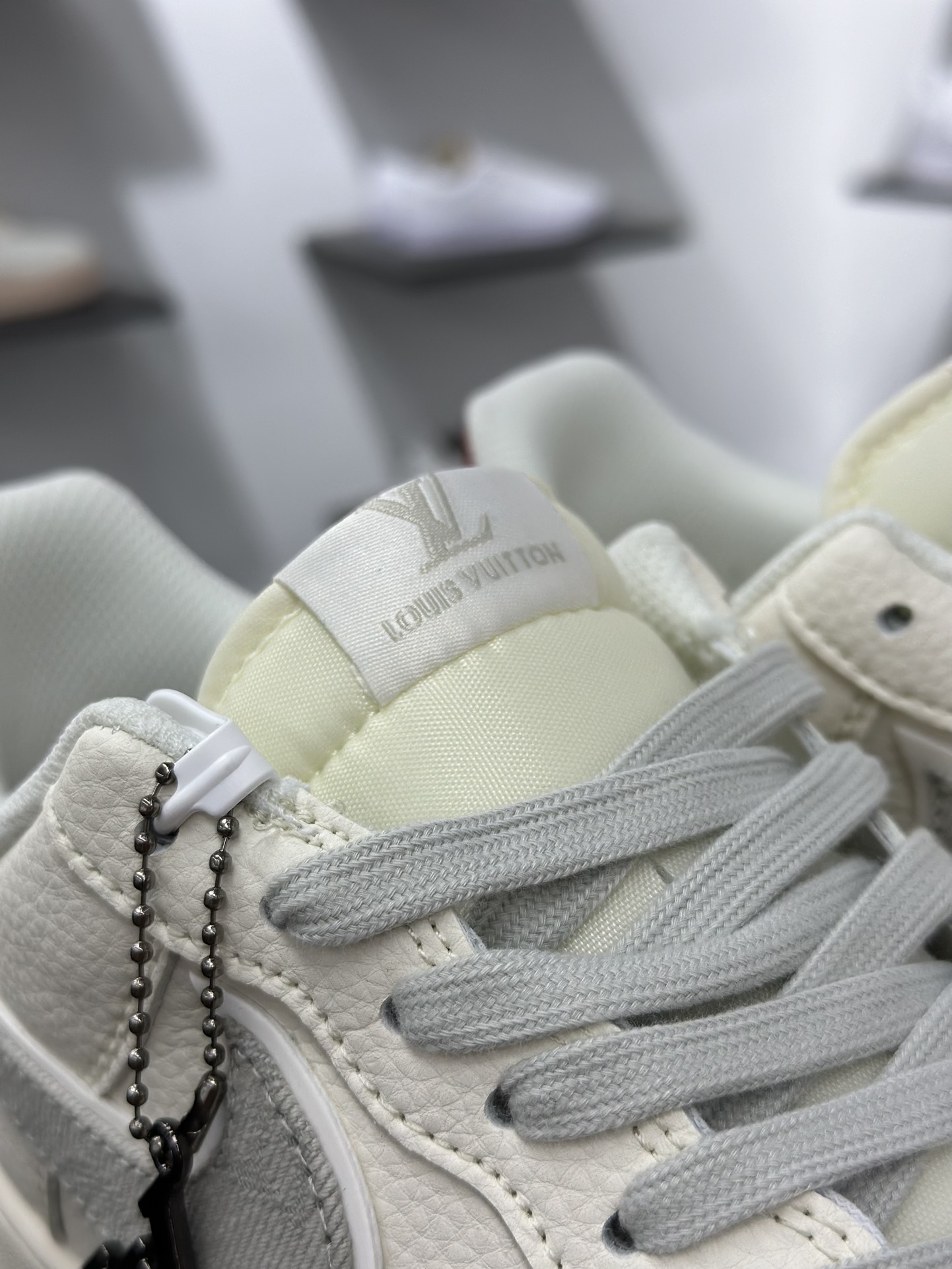 Nike Air Force 1 Low 07 x Louis Vuitton 白灰红 XX3168-135