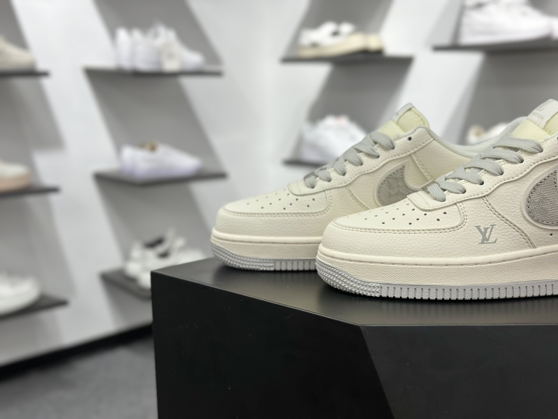 Nike Air Force 1 Low 07 x Louis Vuitton 白灰红 XX3168-135