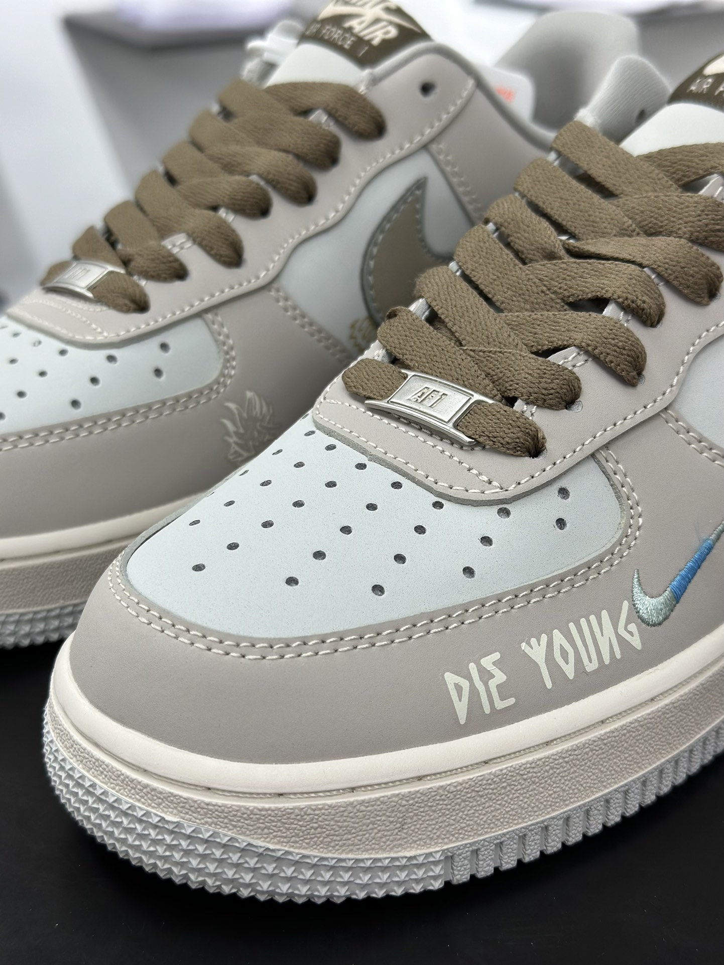 Nike Air Force 1 Low 07 白灰蓝小钩 XL2321-111