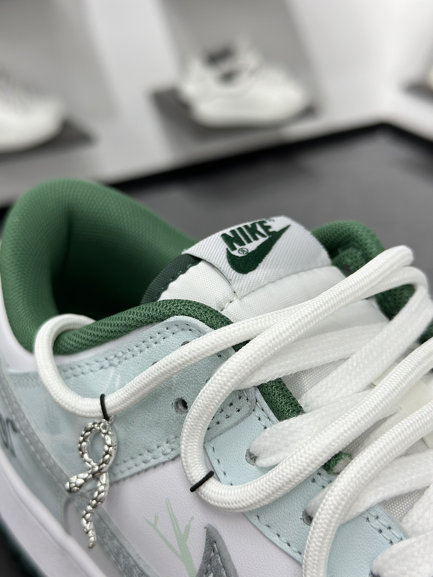 Nike SB Dunk Low Mushroom 绿粉 DD1391-101