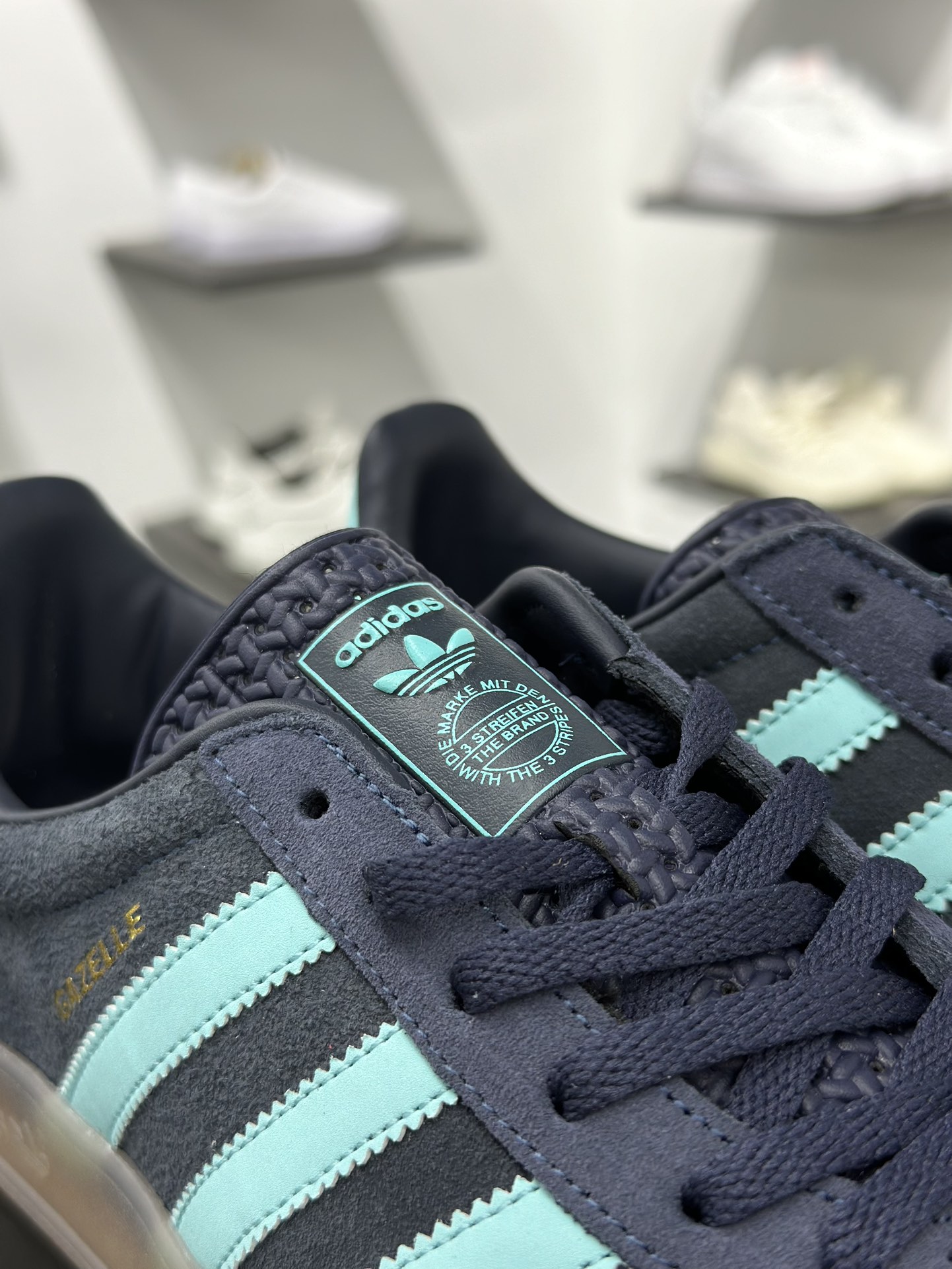 adidas Originals Gazelle INdoor 蓝绿 三叶草休闲防滑耐磨低帮板鞋 JI2587