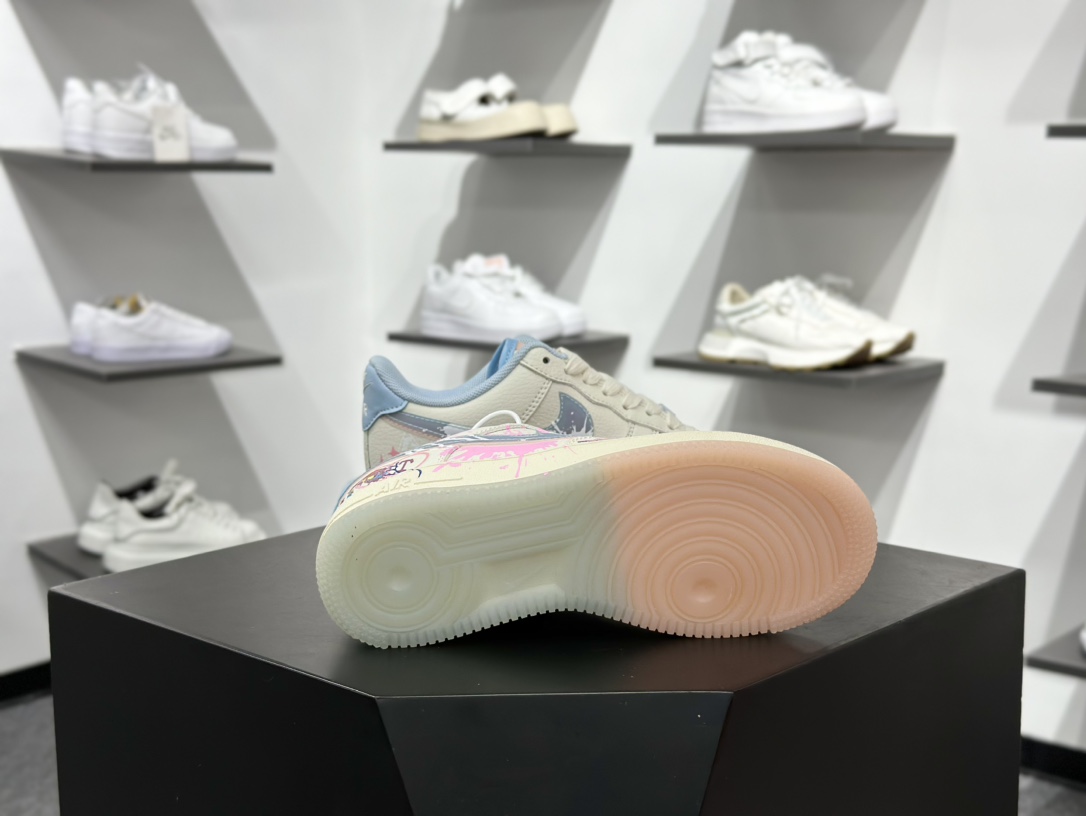 260 Nike Air Force 1 Low 07 米粉蓝涂鸦双小钩 CW1574-058