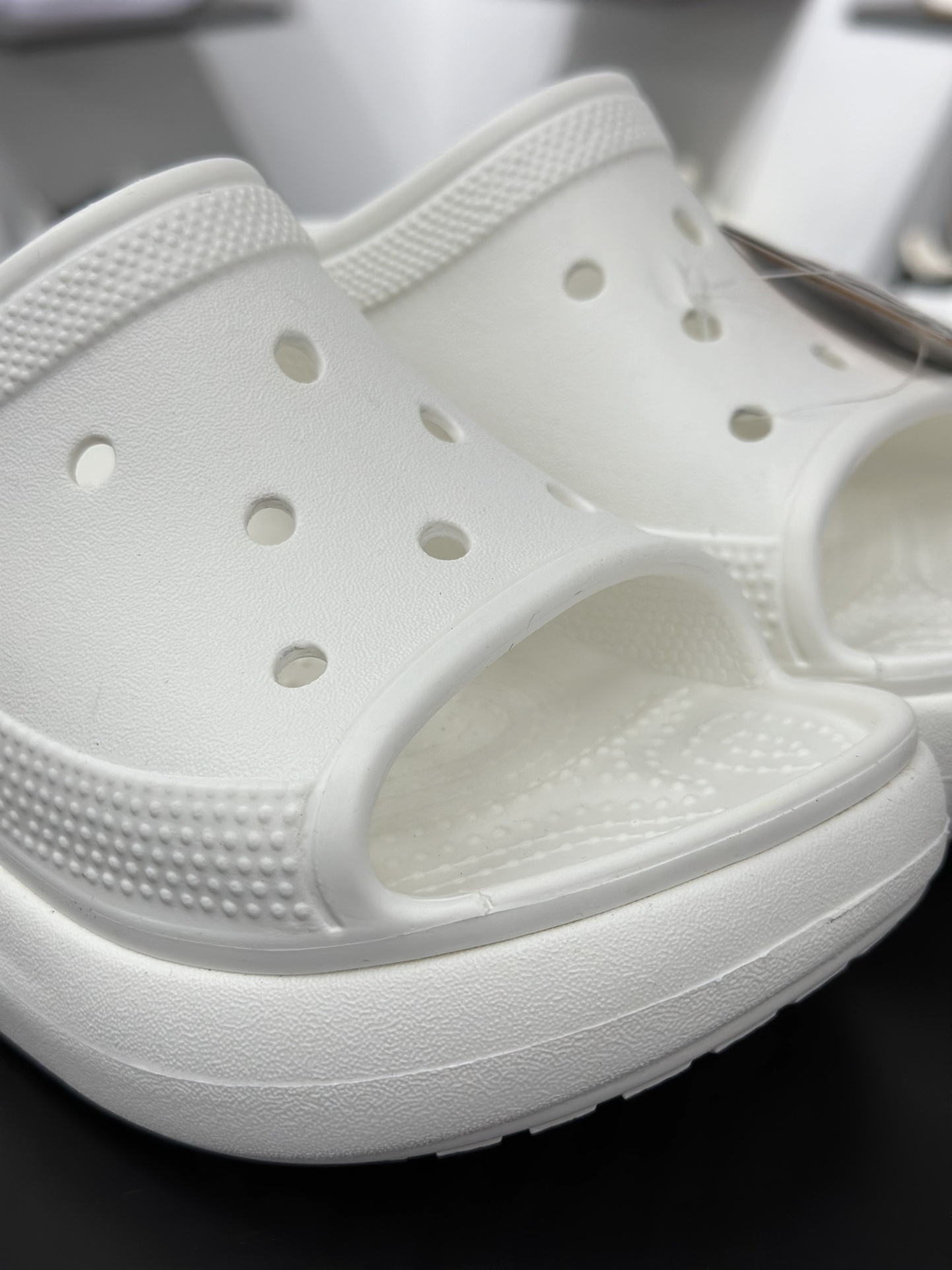 Crocs卡骆驰 洛驰泡芙一字拖系列