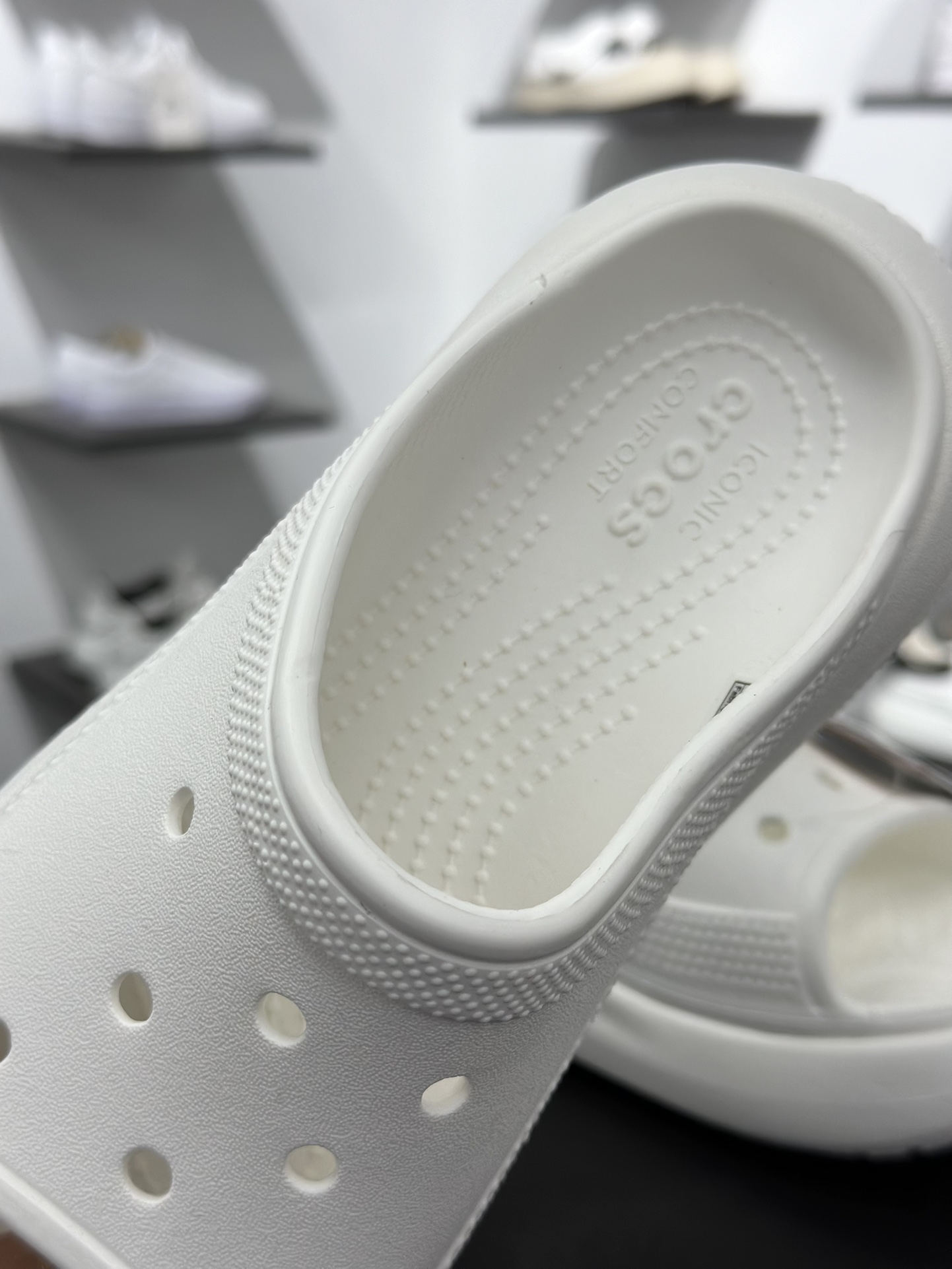 Crocs卡骆驰 洛驰泡芙一字拖系列