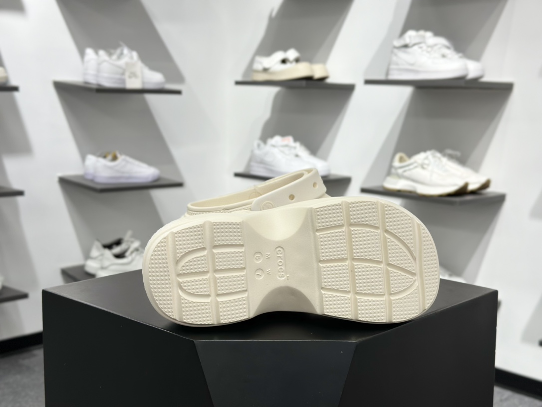 Crocs 卡骆驰 雪屋款 超轻Croslite专利材料打造