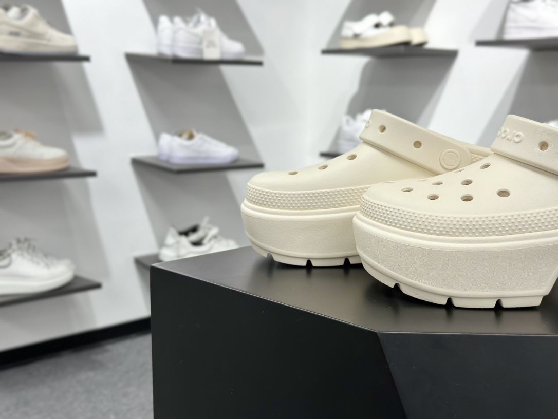 Crocs 卡骆驰 雪屋款 超轻Croslite专利材料打造