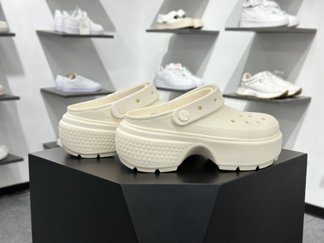 Crocs 卡骆驰 雪屋款 超轻Croslite专利材料打造