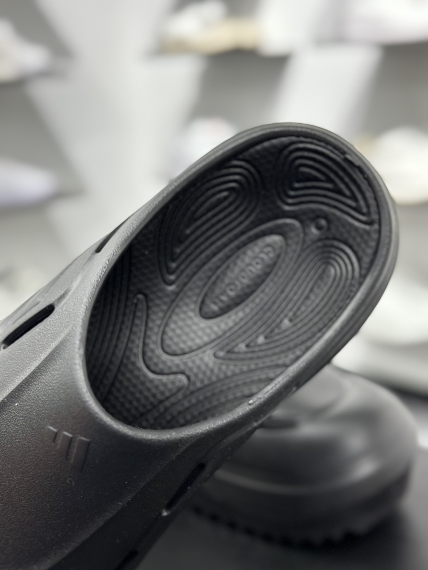 阿迪达斯 Adidas 波波凉鞋 OZWAVE CL波波凉鞋 沙滩拖鞋 稳定缓震回弹厚底老爹拖鞋 JR6761