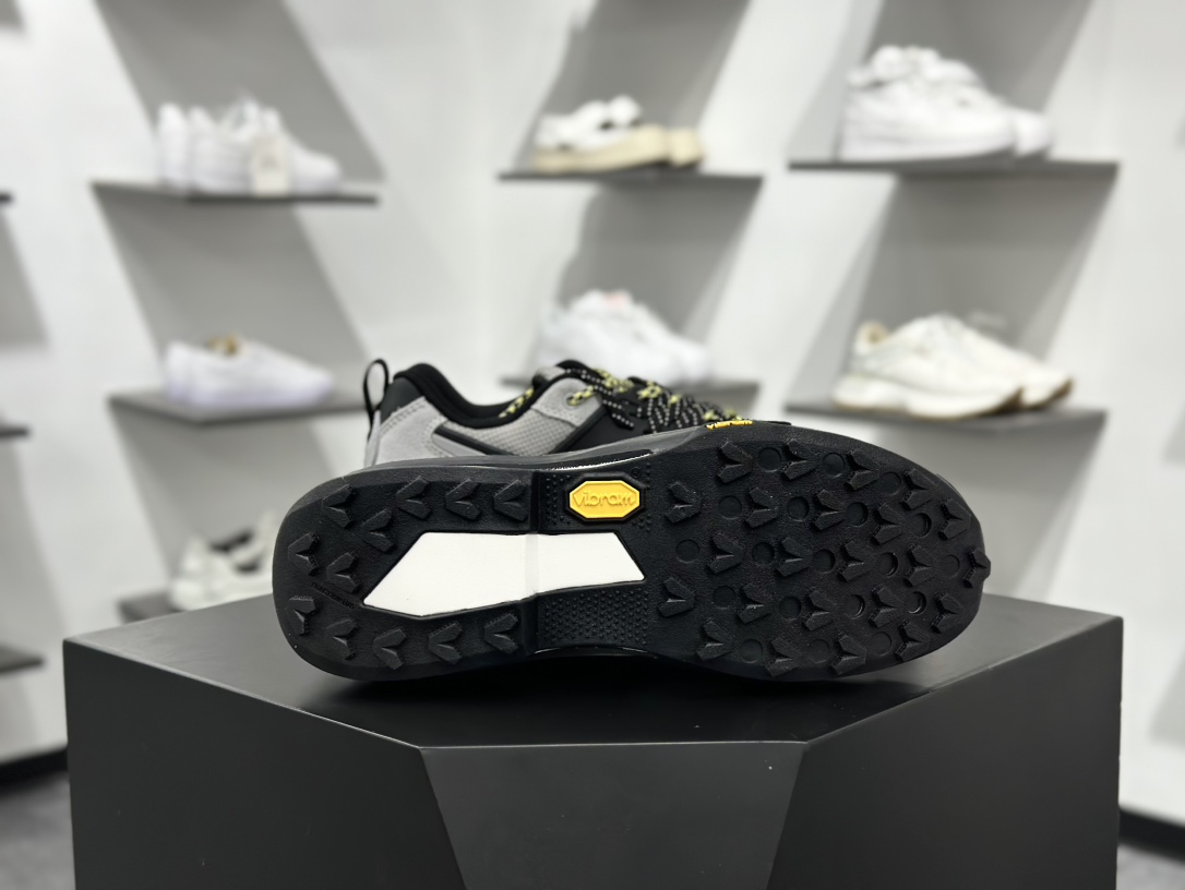 Sacai x Nike Zegamadome SP 联名款 机能风休闲运动鞋 HQ8618-003