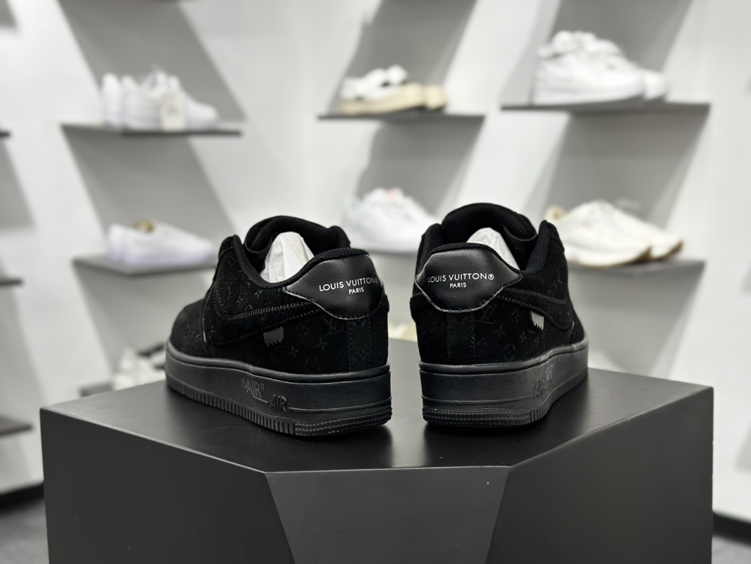 Nike Air Force 1 Low 07 x Louis Vuitton 黑色 1A9VD6