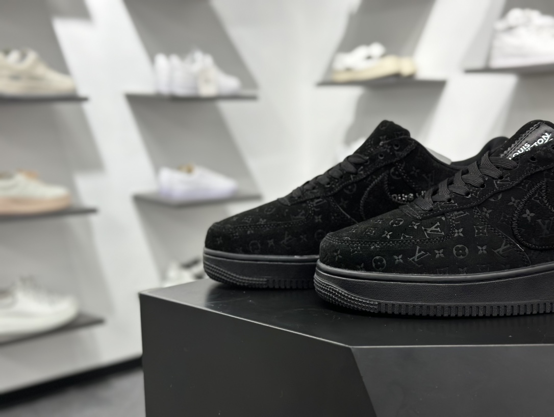 Nike Air Force 1 Low 07 x Louis Vuitton 黑色 1A9VD6