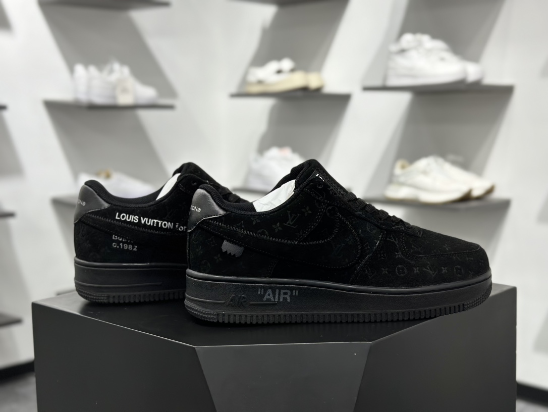 Nike Air Force 1 Low 07 x Louis Vuitton 黑色 1A9VD6