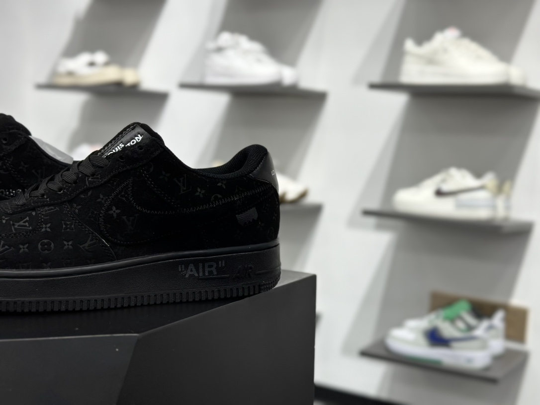 Nike Air Force 1 Low 07 x Louis Vuitton 黑色 1A9VD6