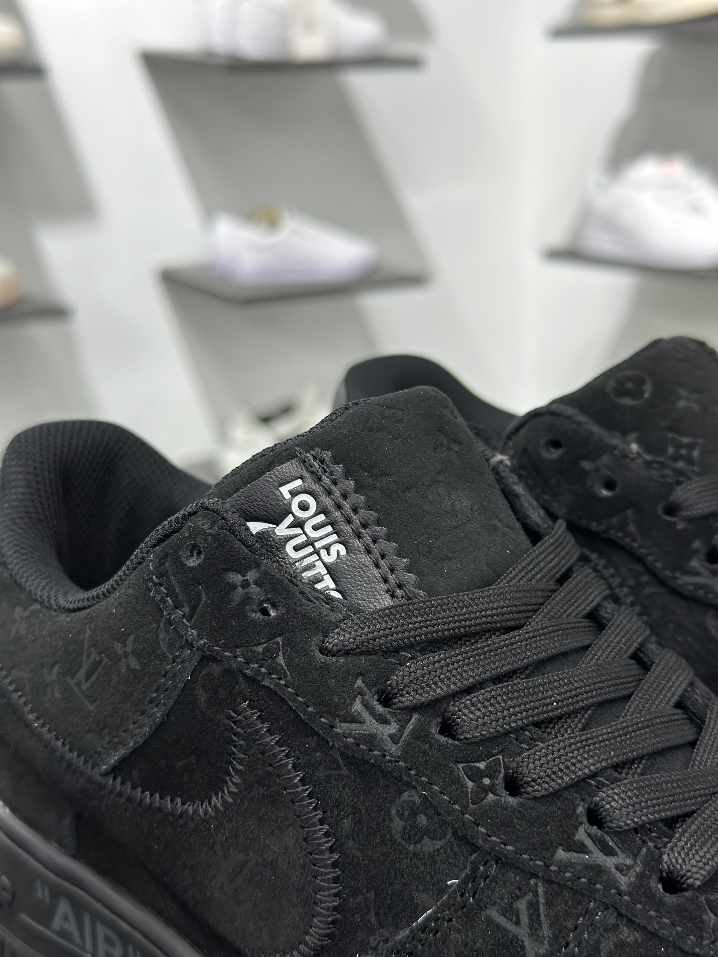 Nike Air Force 1 Low 07 x Louis Vuitton 黑色 1A9VD6