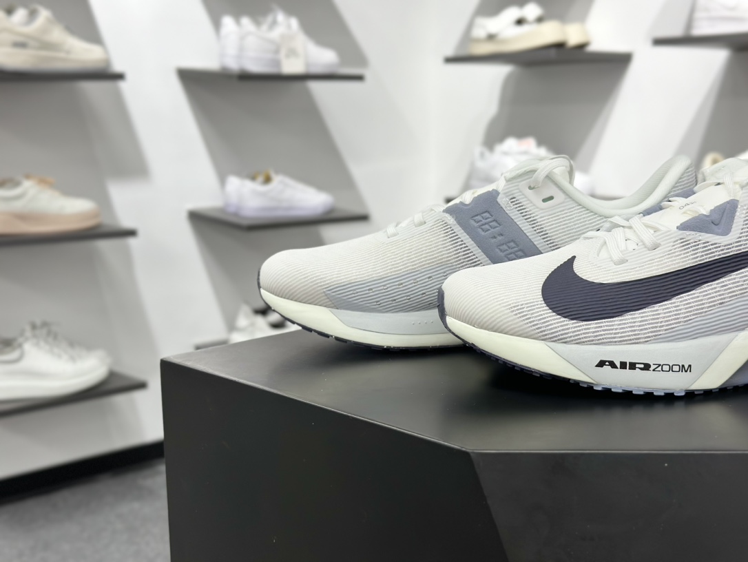 NK ZoomX Invincible Run Flyknit 6 轻量跑鞋 飞织低帮休闲运动慢跑鞋 厚底增高 老爹鞋 FV6040-102