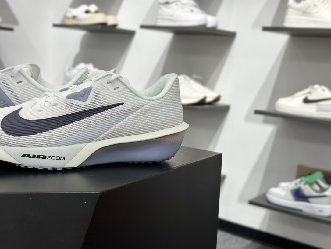 NK ZoomX Invincible Run Flyknit 6 轻量跑鞋 飞织低帮休闲运动慢跑鞋 厚底增高 老爹鞋 FV6040-102