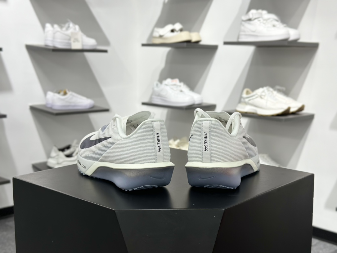 NK ZoomX Invincible Run Flyknit 6 轻量跑鞋 飞织低帮休闲运动慢跑鞋 厚底增高 老爹鞋 FV6040-102