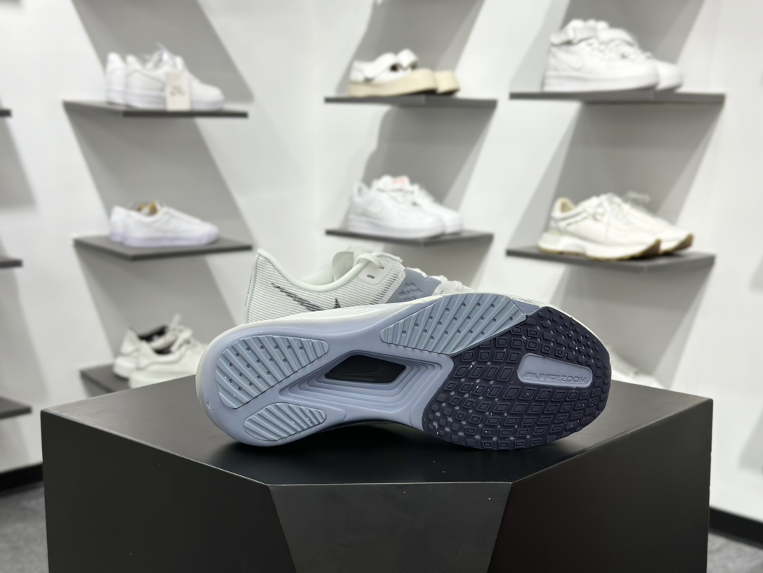 NK ZoomX Invincible Run Flyknit 6 轻量跑鞋 飞织低帮休闲运动慢跑鞋 厚底增高 老爹鞋 FV6040-102