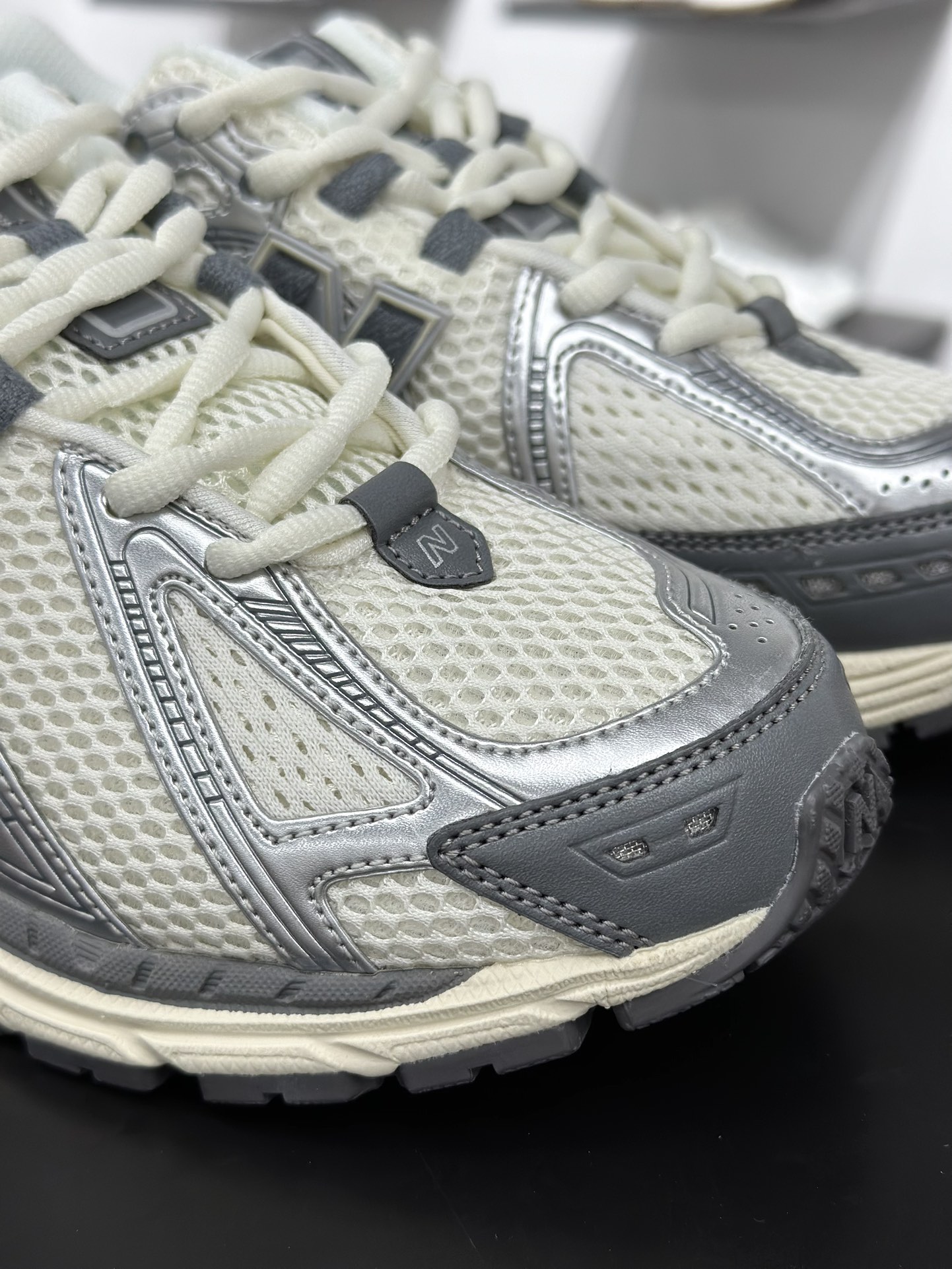 NB新百伦New Balance M1906R 系列复古老爹风休闲运动慢跑鞋 M1906RFS