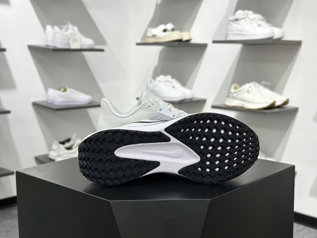 NIKE QUEST 6 全新跑鞋网面透气 时尚休闲跑步鞋 FD6033-105