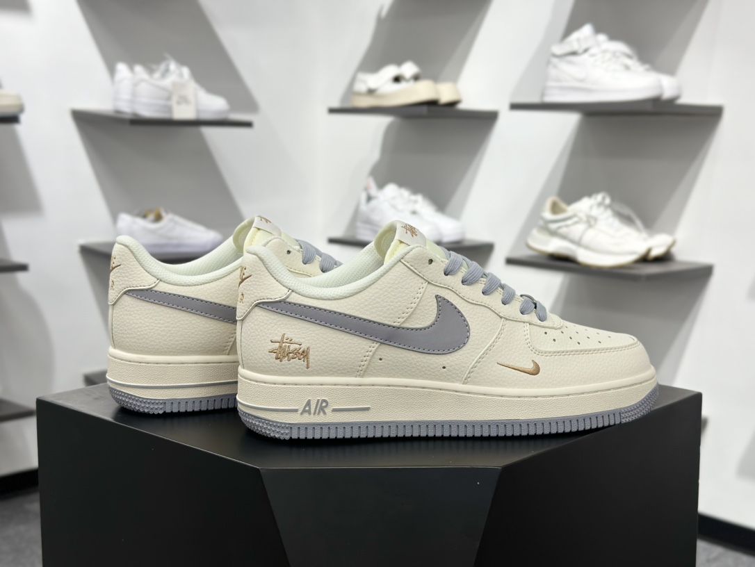 Nike Air Force 1 Low 07 x Stussy 白灰金小钩 XX3168-150