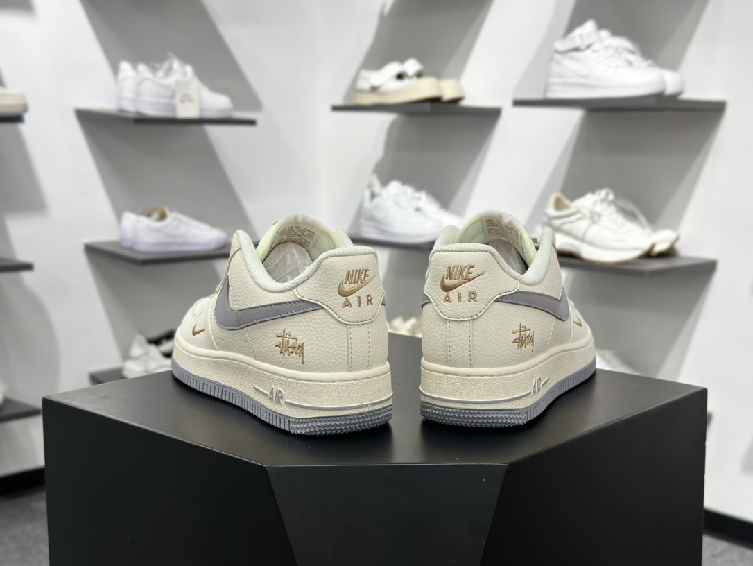 Nike Air Force 1 Low 07 x Stussy 白灰金小钩 XX3168-150
