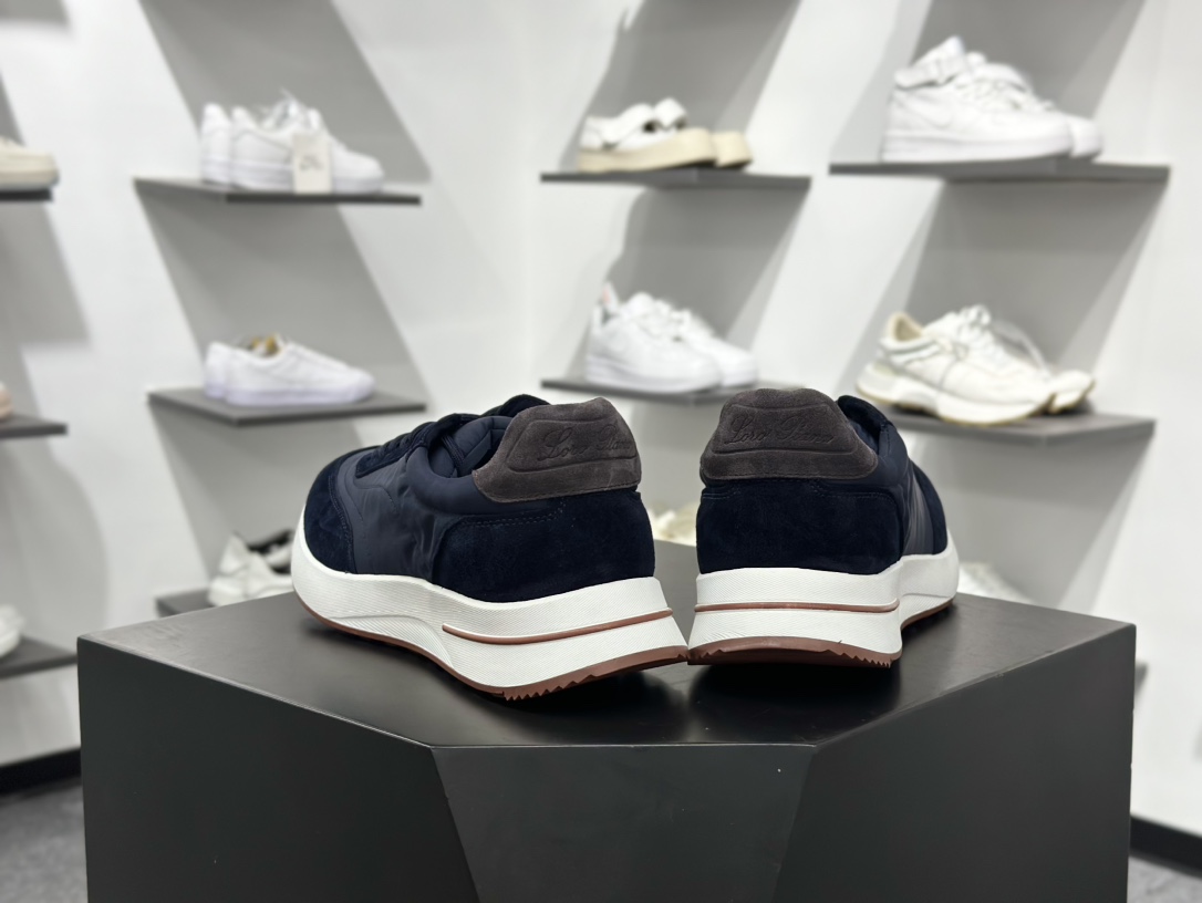 Loro Piana 男士皮革休闲鞋低调奢华 Loro Piana 顶级皮革以自然纹理诠释质感