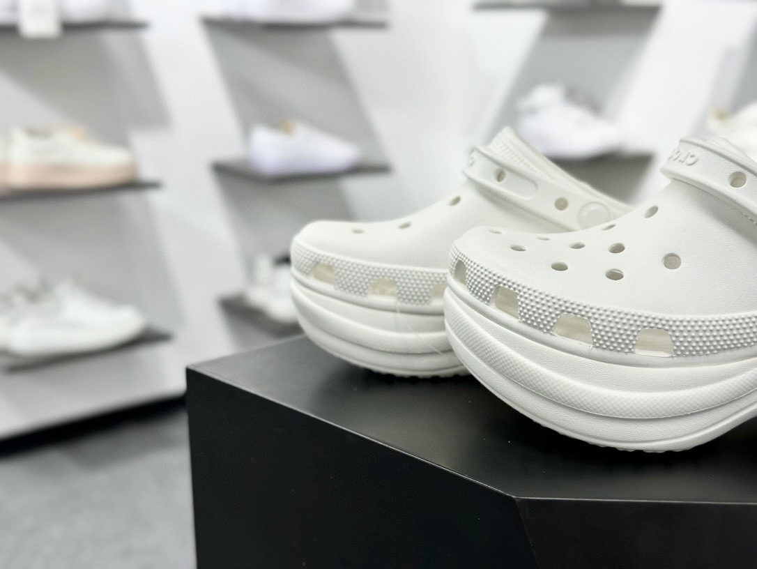 卡骆驰/Crocs Baya Platform ClSandals 巴亚系列鲸鱼松糕厚底洞洞拖鞋式凉鞋