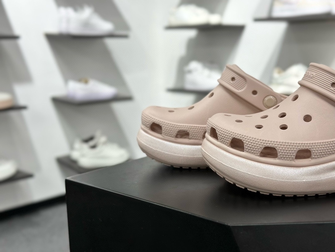 卡骆驰/Crocs Stomp ClSandals 顿足系列泡芙松糕厚底休闲洞洞拖鞋式凉鞋