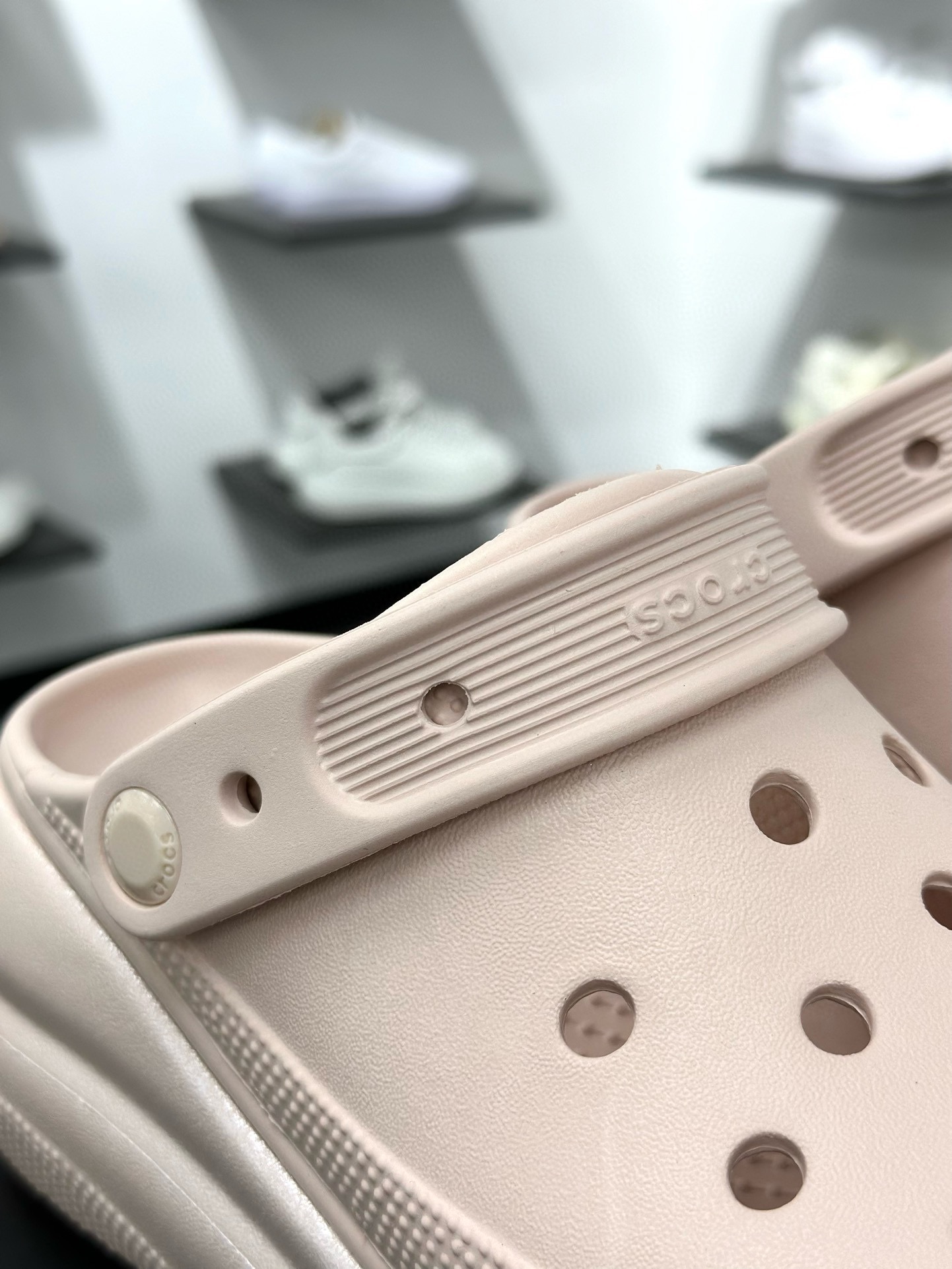 卡骆驰/Crocs Stomp ClSandals 顿足系列泡芙松糕厚底休闲洞洞拖鞋式凉鞋