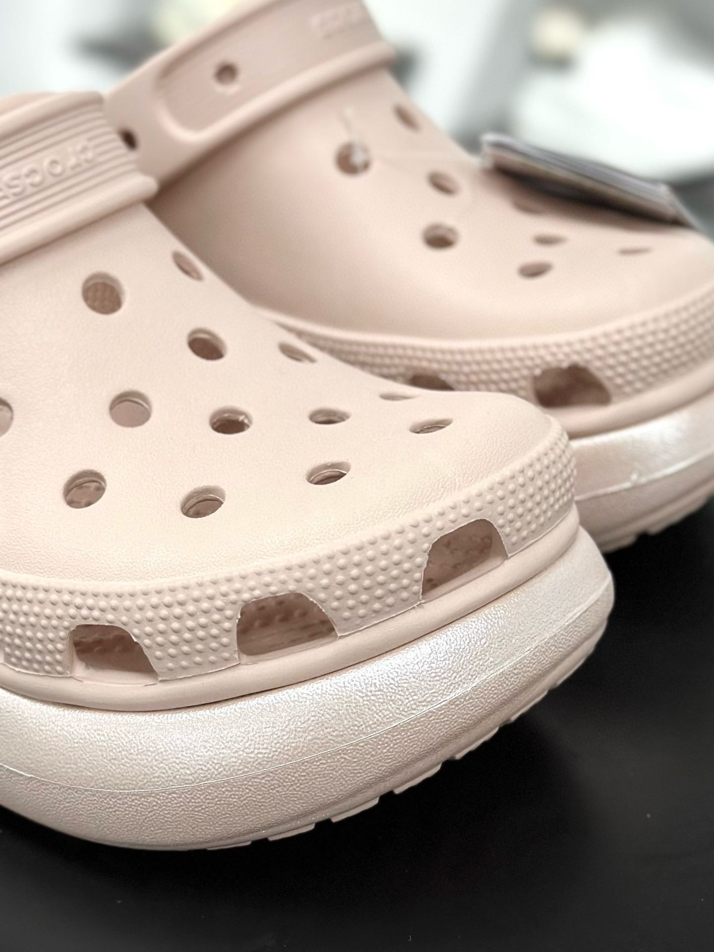 卡骆驰/Crocs Stomp ClSandals 顿足系列泡芙松糕厚底休闲洞洞拖鞋式凉鞋