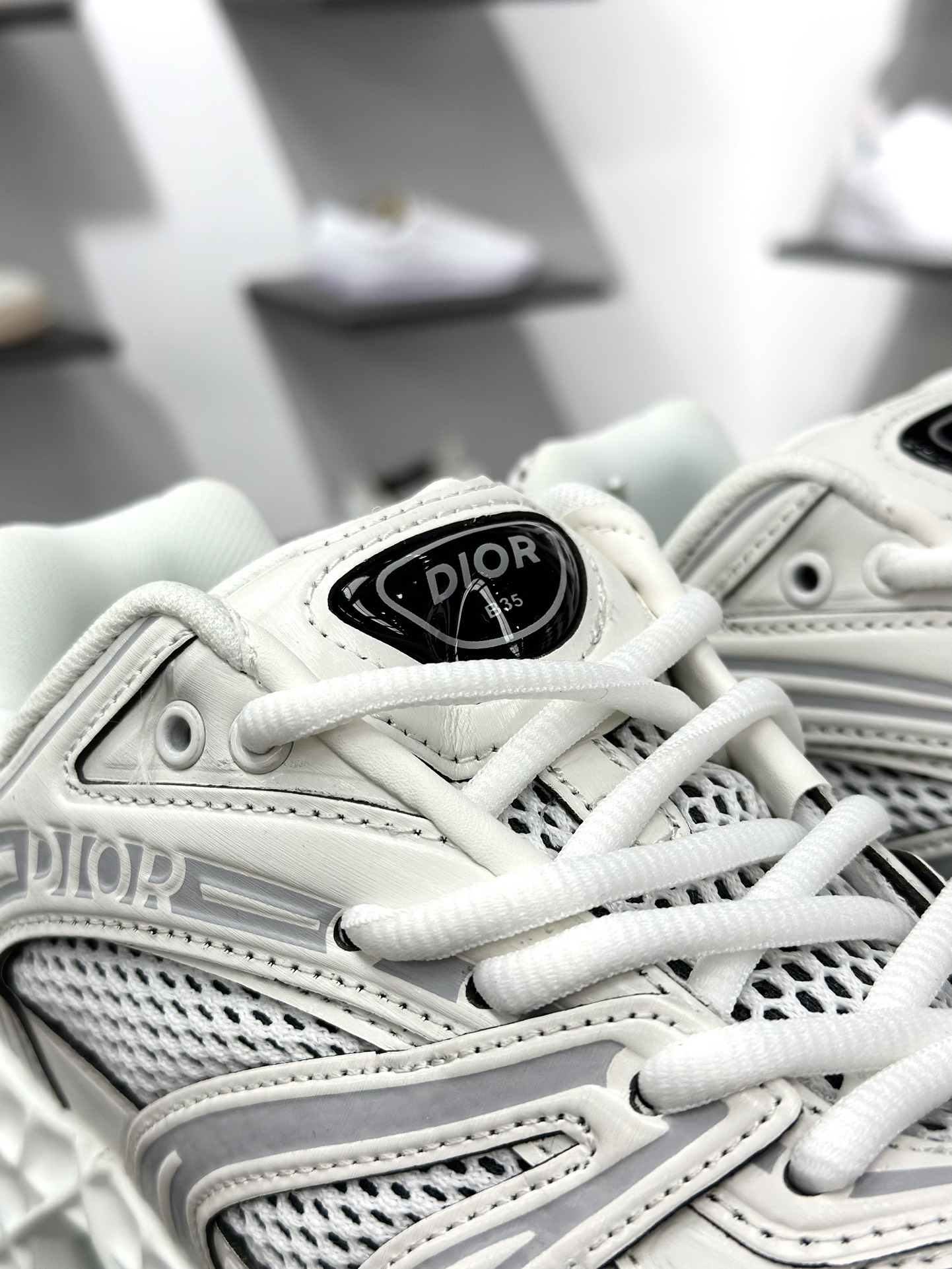 500 迪奥/Dior B30 Low-Top Sneaker B30系列低帮经典慢跑鞋“白灰” 3SN323ZCY_H068