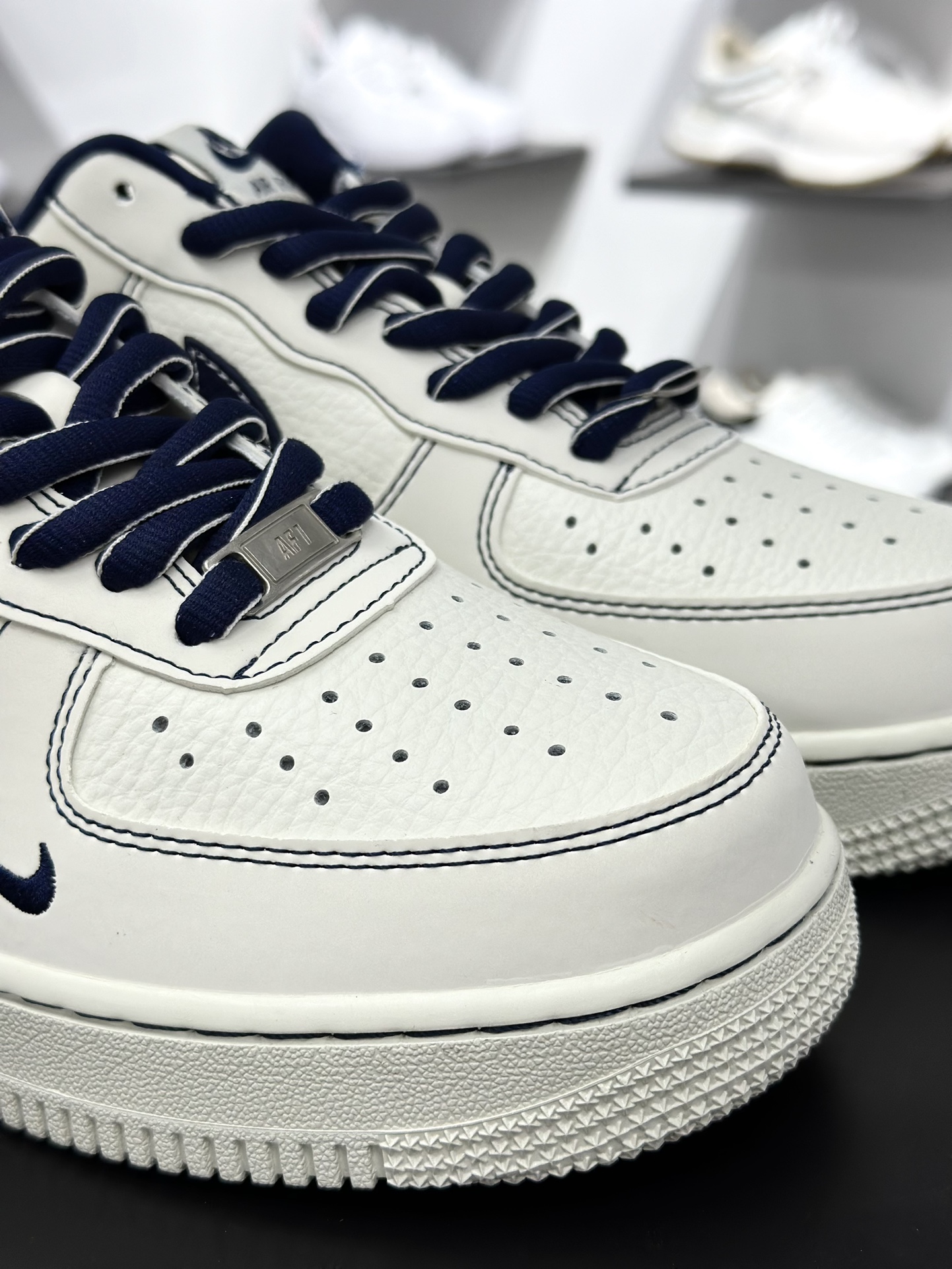 耐克Nike By You Air Force 1'07 Low Retro”Beige/Blue”空军一号板鞋“皮革米白深蓝NIKE钩子印标” SC9207-535