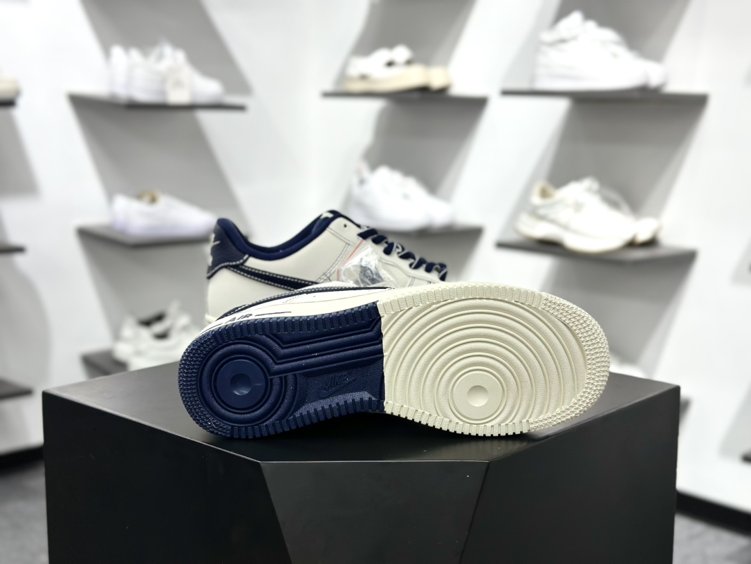 耐克Nike By You Air Force 1'07 Low Retro”Beige/Blue”空军一号板鞋“皮革米白深蓝NIKE钩子印标” SC9207-535