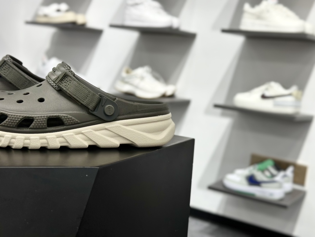 125 【卡骆驰】Crocs 卡骆驰 Duet Max Cl涡轮系列 柔软舒适 沙滩鞋洞洞鞋卡骆驰 Duet Max Cl涡轮 洞洞鞋