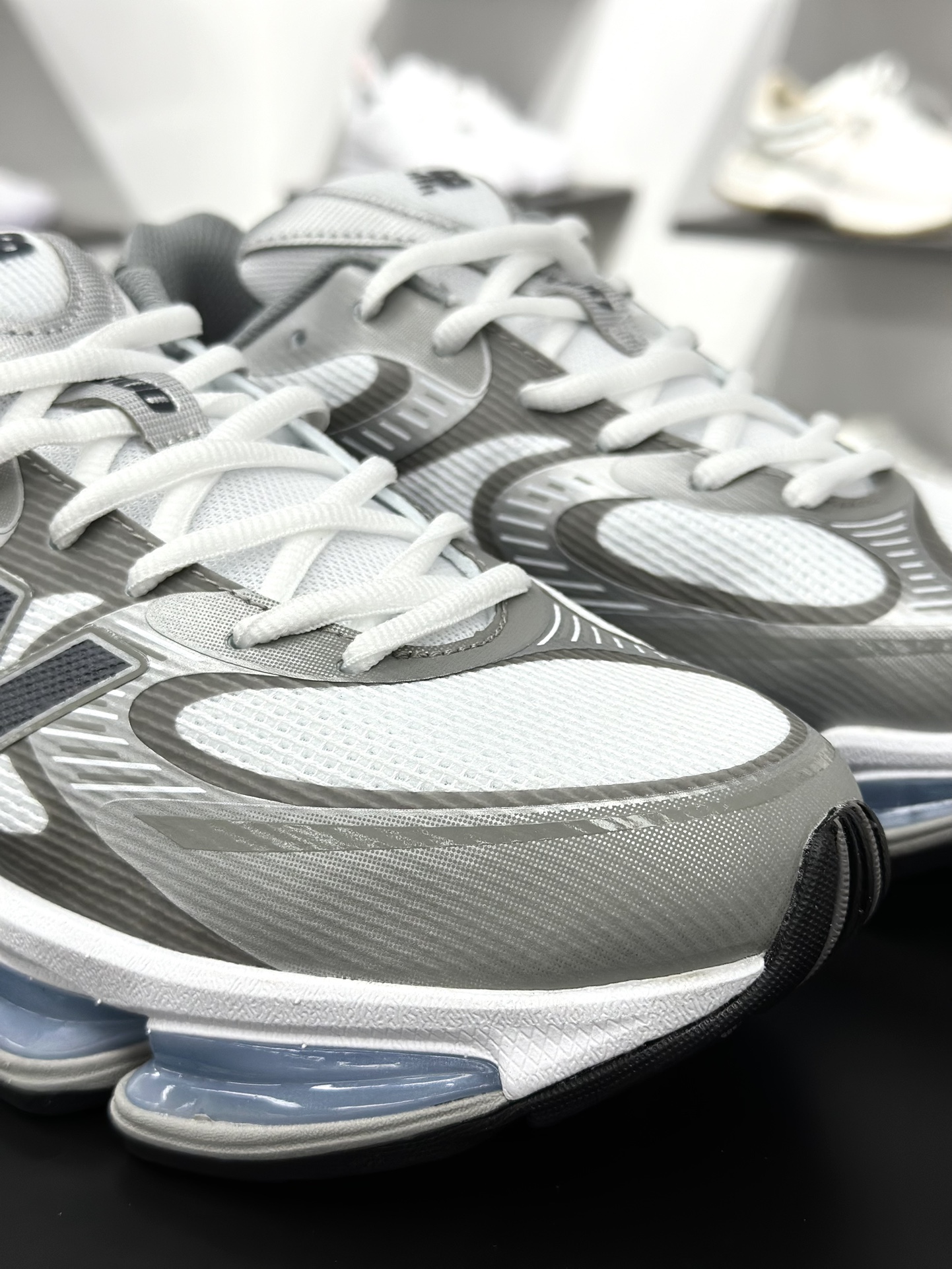 200 New Balance 新百伦 网面休闲鞋 U2000AA