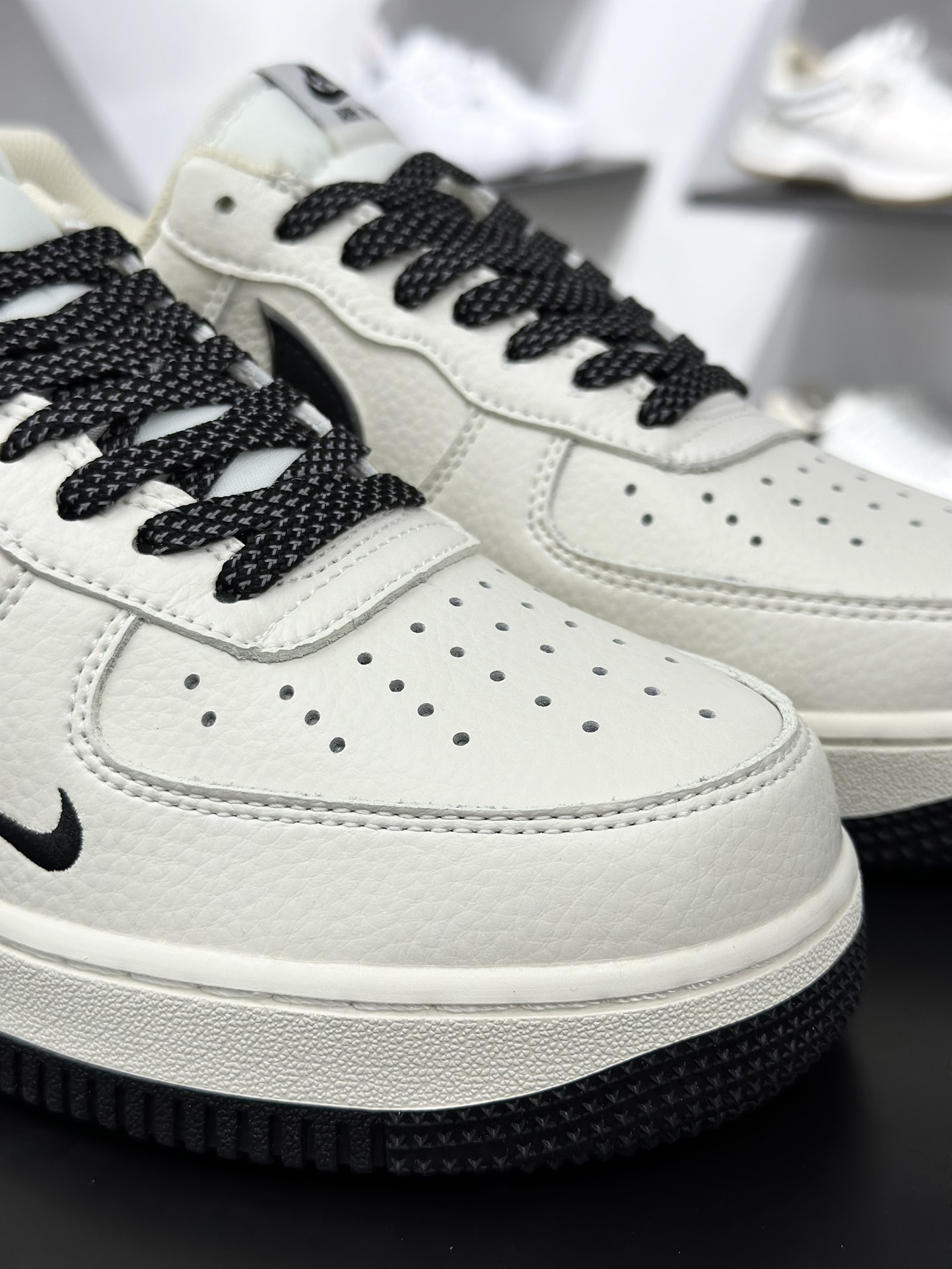 Air Force 1 '07 Low 白黑小钩 DR2024-101
