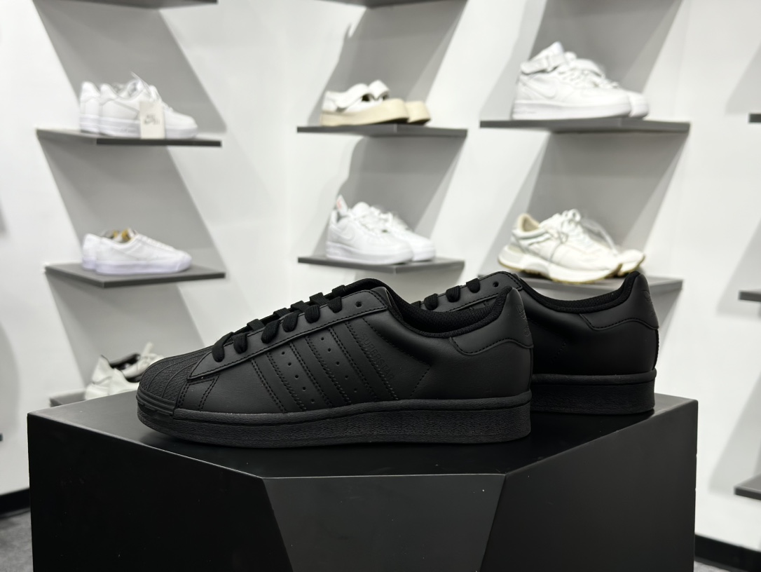 Adidas Original Superstar 纯黑贝壳头 EG4957