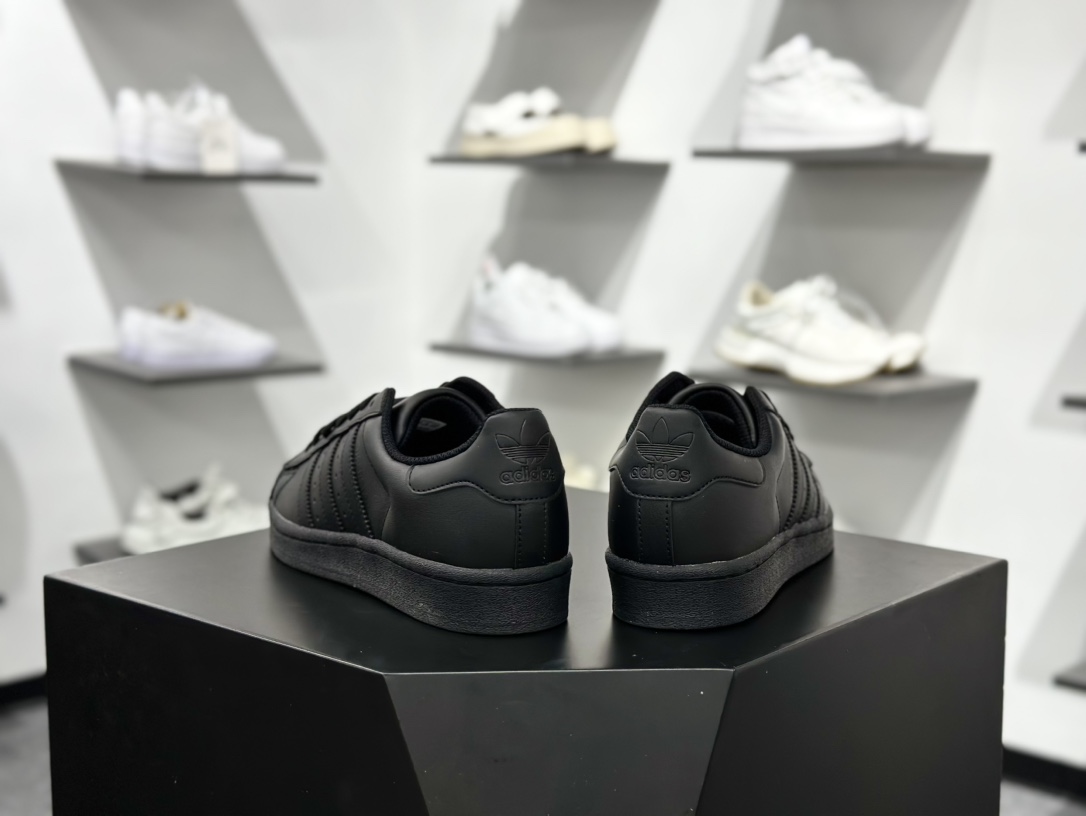 Adidas Original Superstar 纯黑贝壳头 EG4957