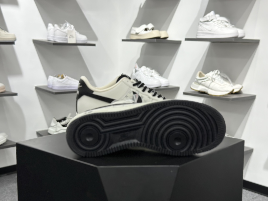 LV x Air Force 1 Low 印花米白黑 BZ6808-102