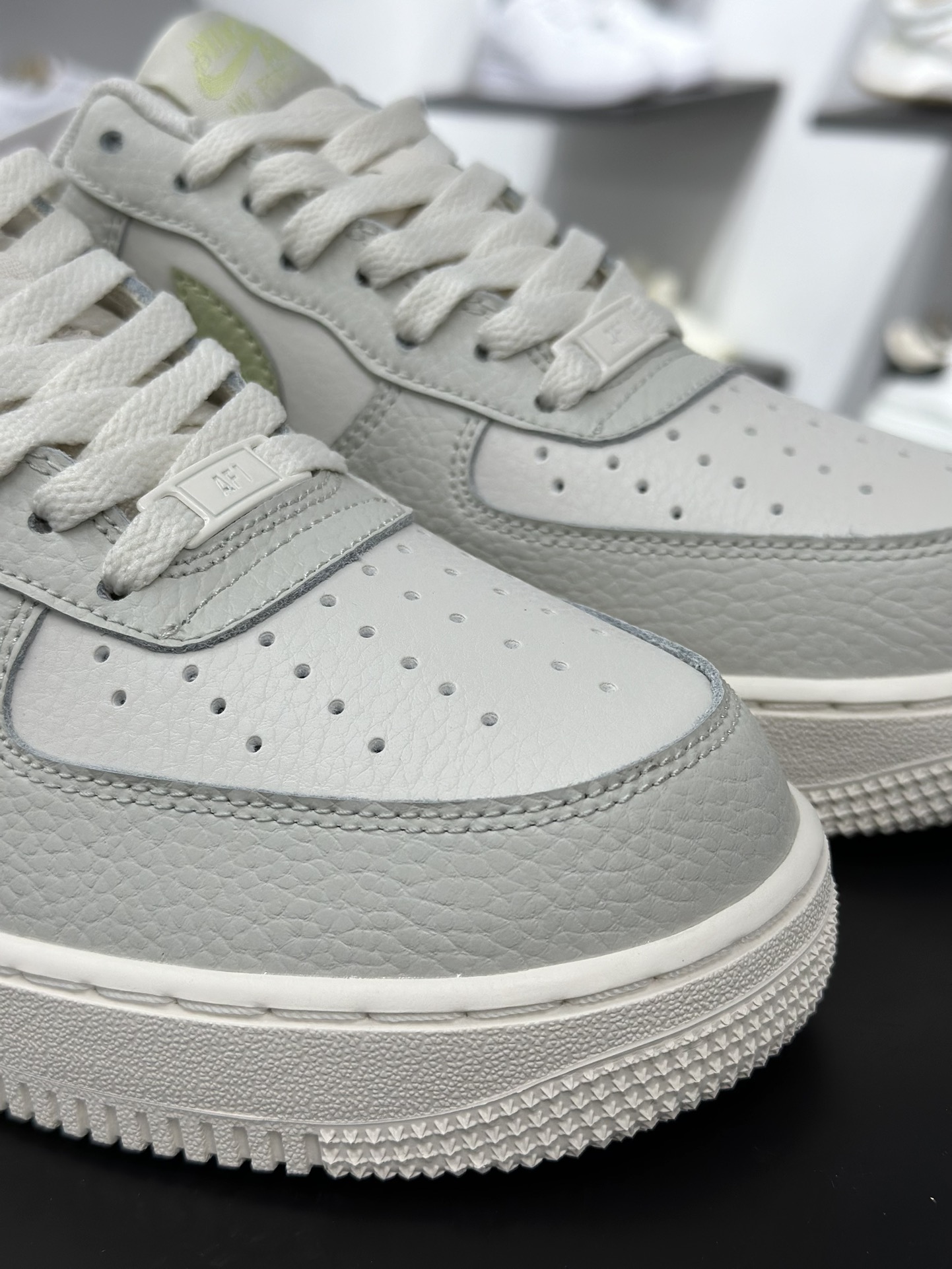 Air Force 1 '07 Low 米灰绿 IB3881-001