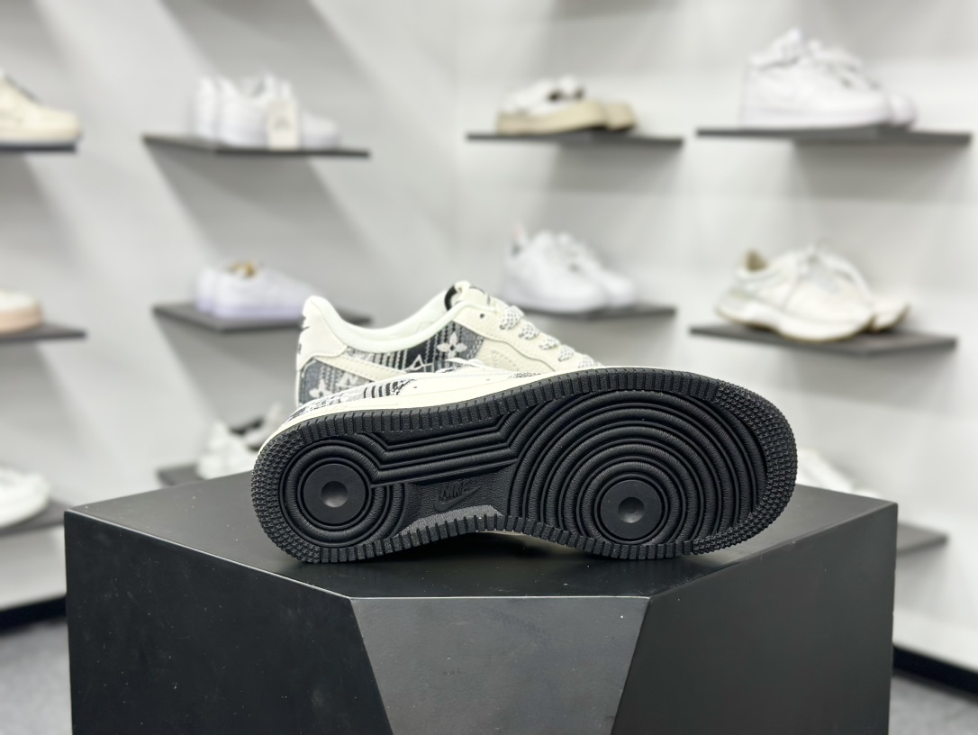 260 Nike Air Force 1 Low 07 x Louis Vuitton 黑白牛仔满天星 XS1958-585