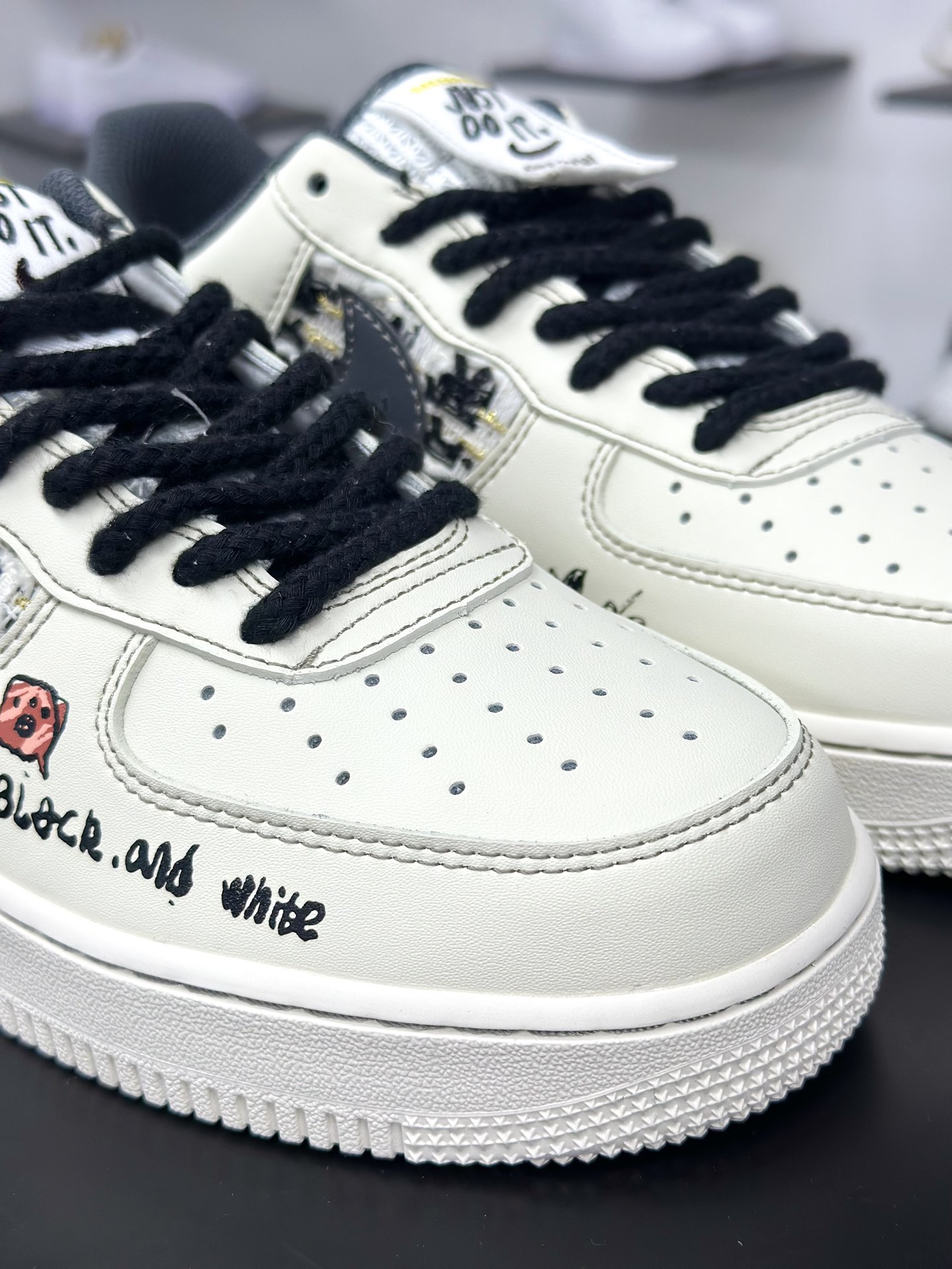 Air Force 1 '07 Low 小黑猫涂鸦 FJ7740-710