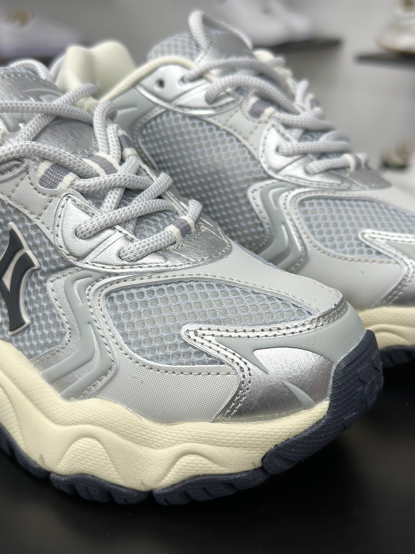 200 NY美国榄球洋基队 x MLB Chunky Runner Basic 厚底老爹厚底休闲运动慢跑鞋 3ASHW075N