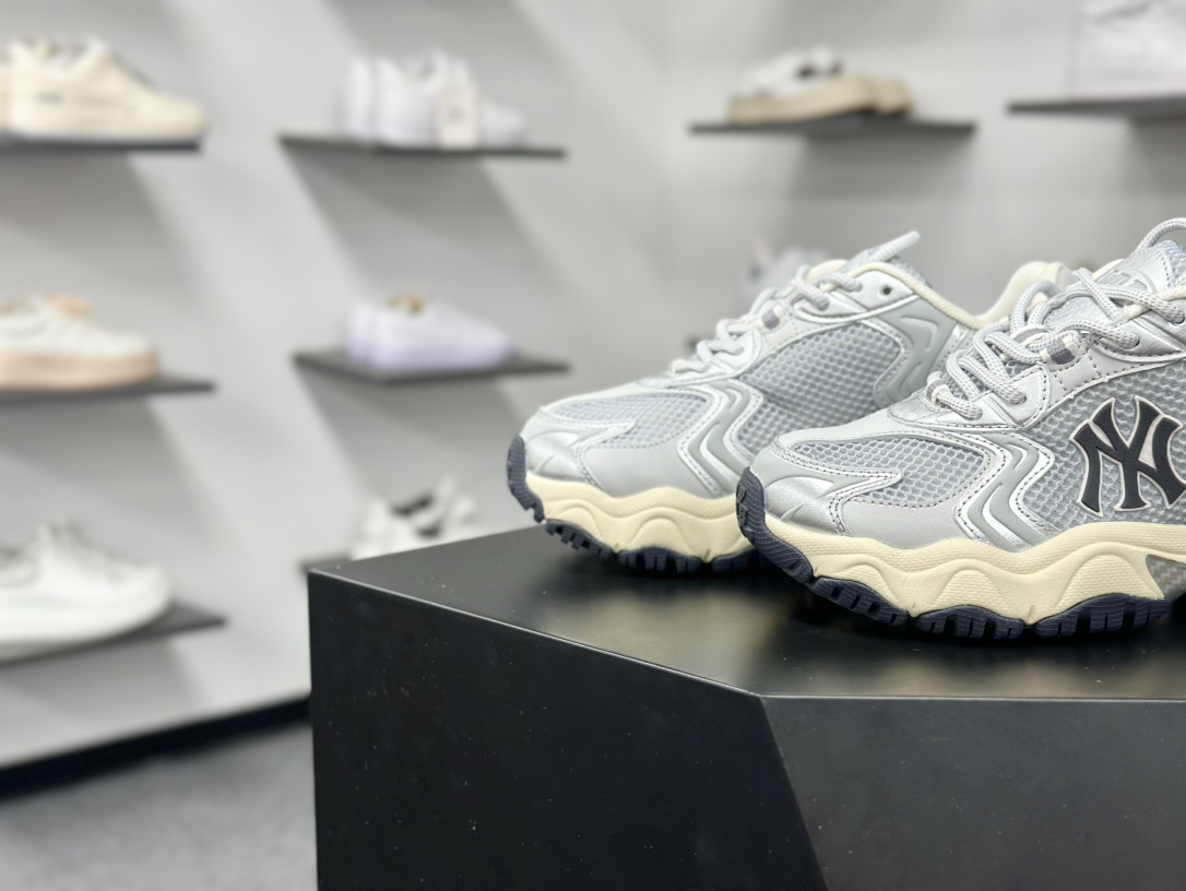 200 NY美国榄球洋基队 x MLB Chunky Runner Basic 厚底老爹厚底休闲运动慢跑鞋 3ASHW075N