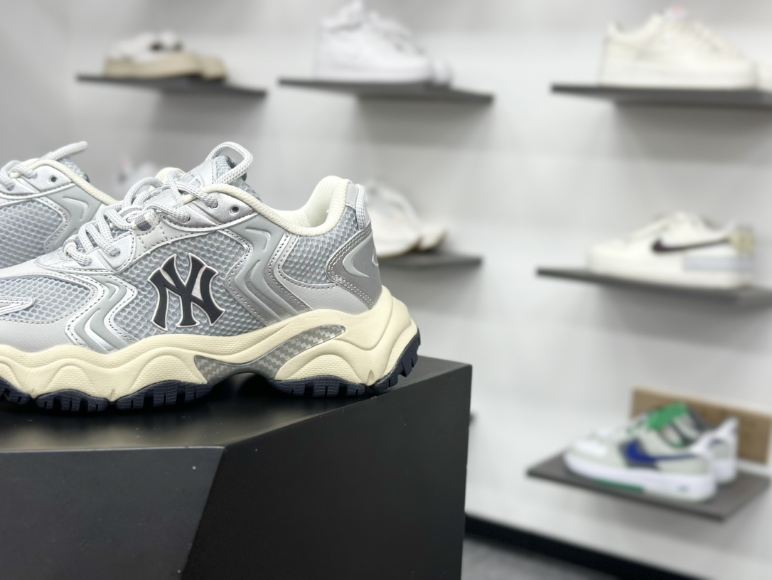 200 NY美国榄球洋基队 x MLB Chunky Runner Basic 厚底老爹厚底休闲运动慢跑鞋 3ASHW075N