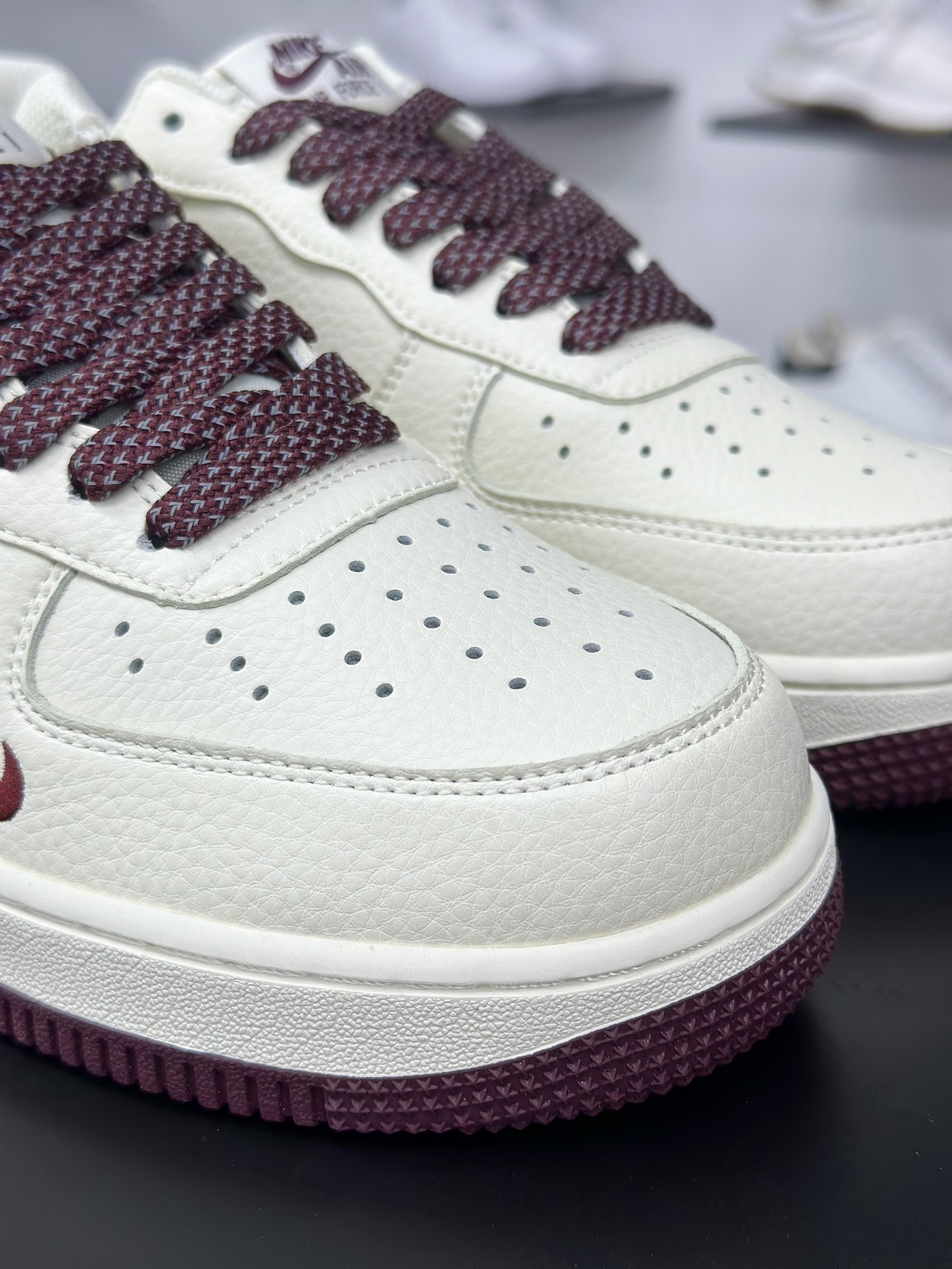 Nike Air Force 1 Low 07 白酒红小钩满天星 DR2024-105